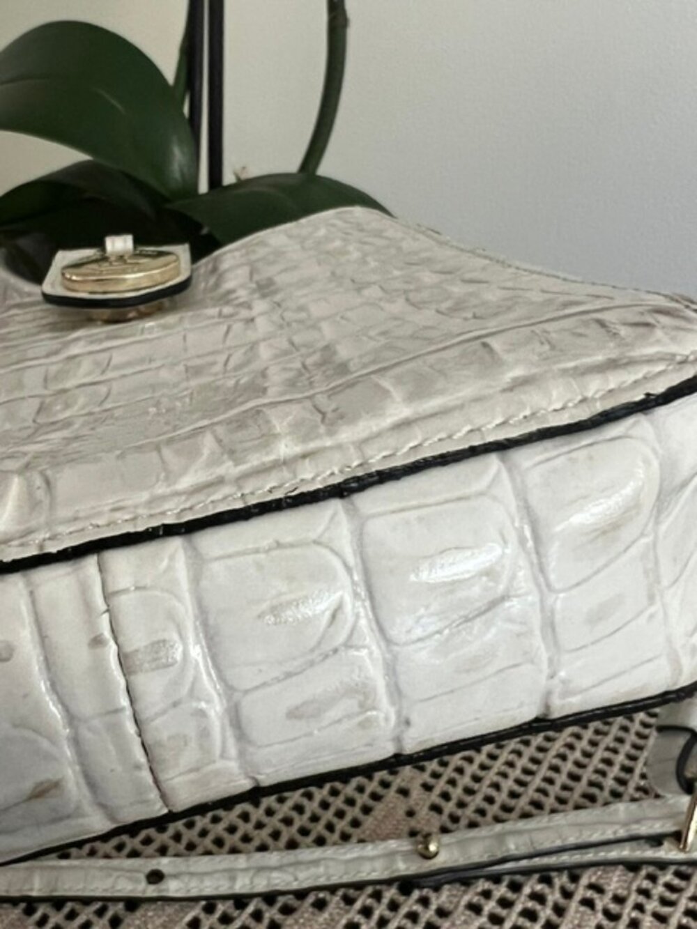 Brahmin Marley Croc Embossed Leather Crossbody Bag White Purse - Picture 3 of 6
